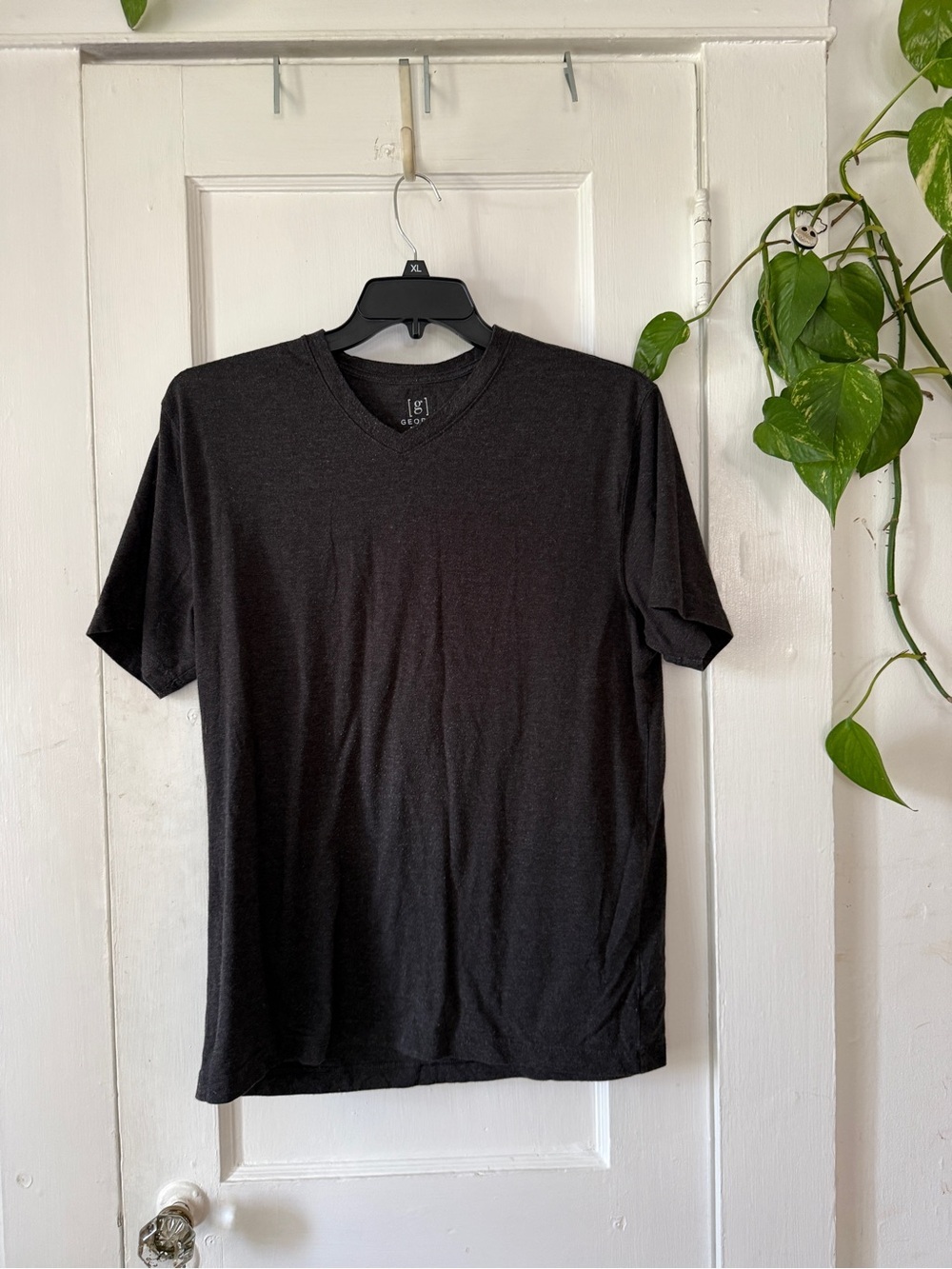 George Black V-Neck Short Sleeve Men's Tee size M